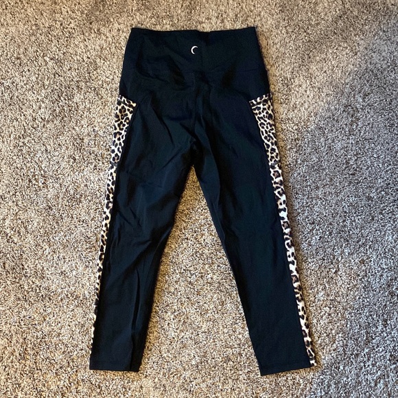 ZYIA Active capris - Picture 3 of 4